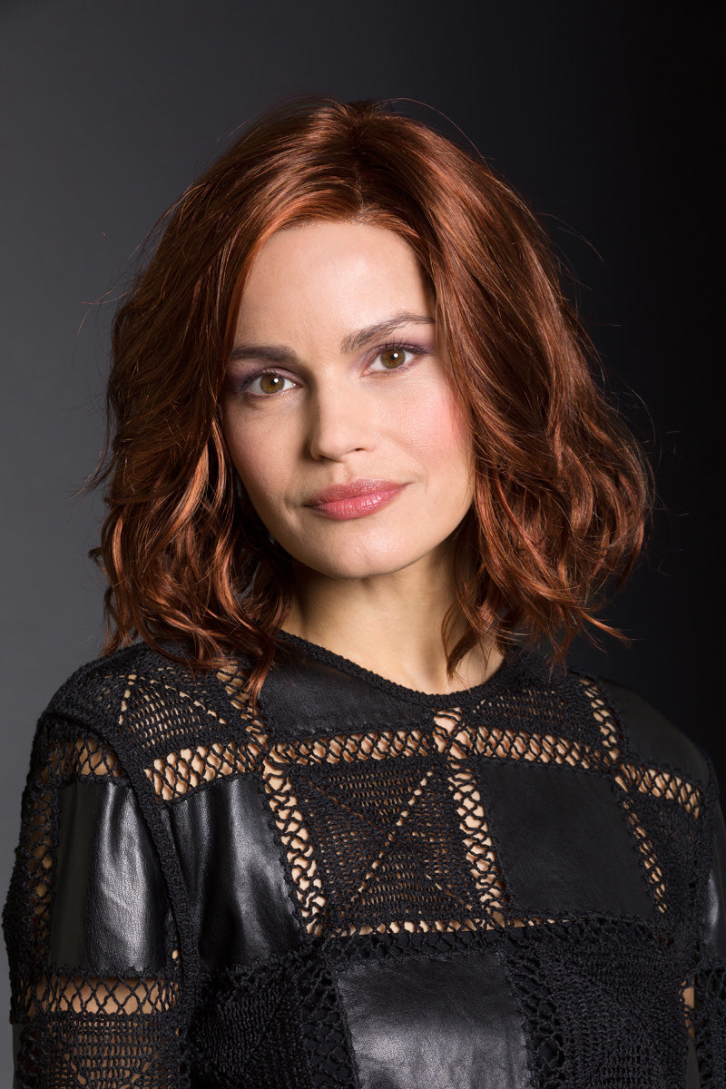 Belle Madame Perücke: Chiara SF (S/M)