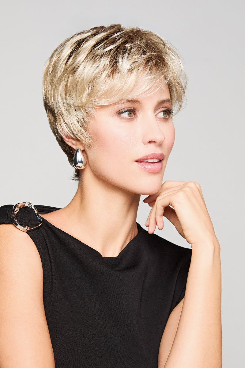Gisela Mayer Pixie – Ash Sandy Blond Rooted