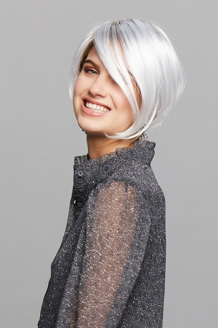 Gisela Mayer Perücke: Fashion Vicky in black (1B)